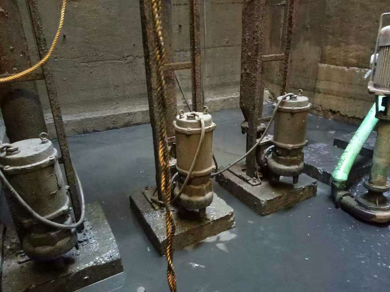 浦北污水池清理